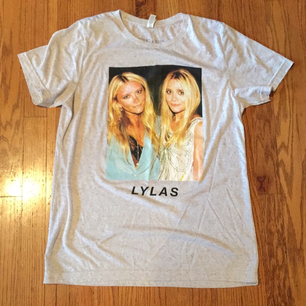 Mary Kate & Ashley t shirt. New. Never worn